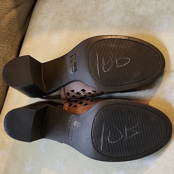 EASY STREET SANDALS Size 8.5 - Picture 6 of 8